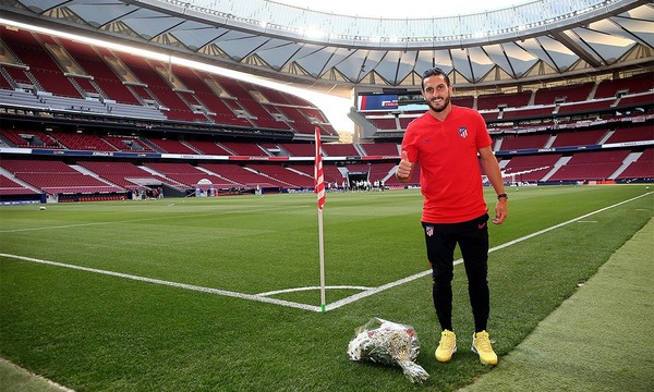 Koke colocó el ramo de Margarita en su córner